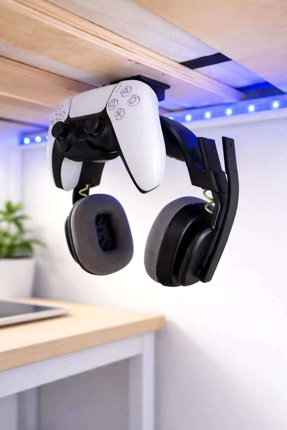 نگهدارنده دسته بازی زیرمیزی و هدست پلی‌استیشن مدل Under Desk Mount