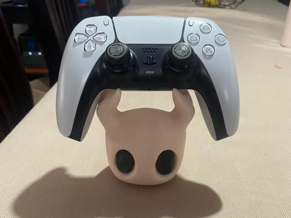 پایه نگهدارنده دسته بازی  PS5، PS4 و Xbox طرح هالو نایت