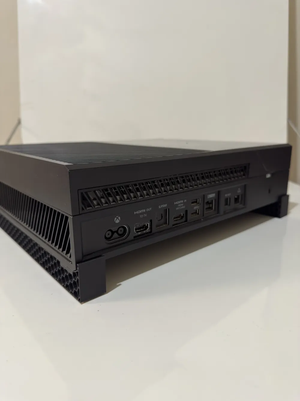 پایه افقی کنسول Xbox One Fat طرح لانه‌زنبوری