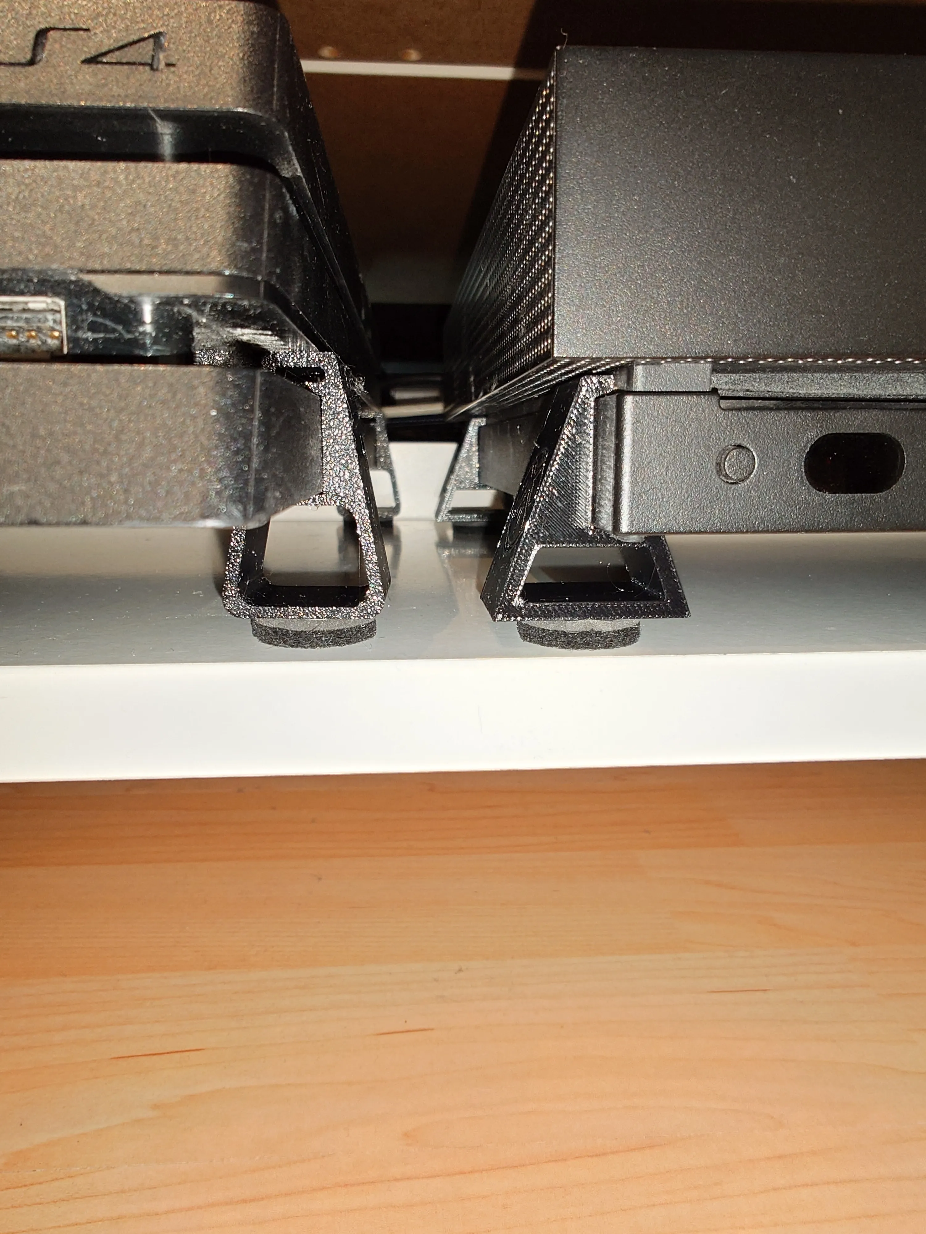 پایه نگهدارنده عمودی کنسول Xbox One X