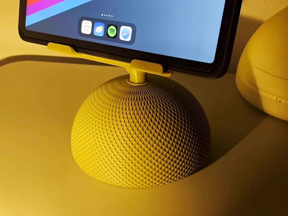 استند آیپد طرح iMac G4