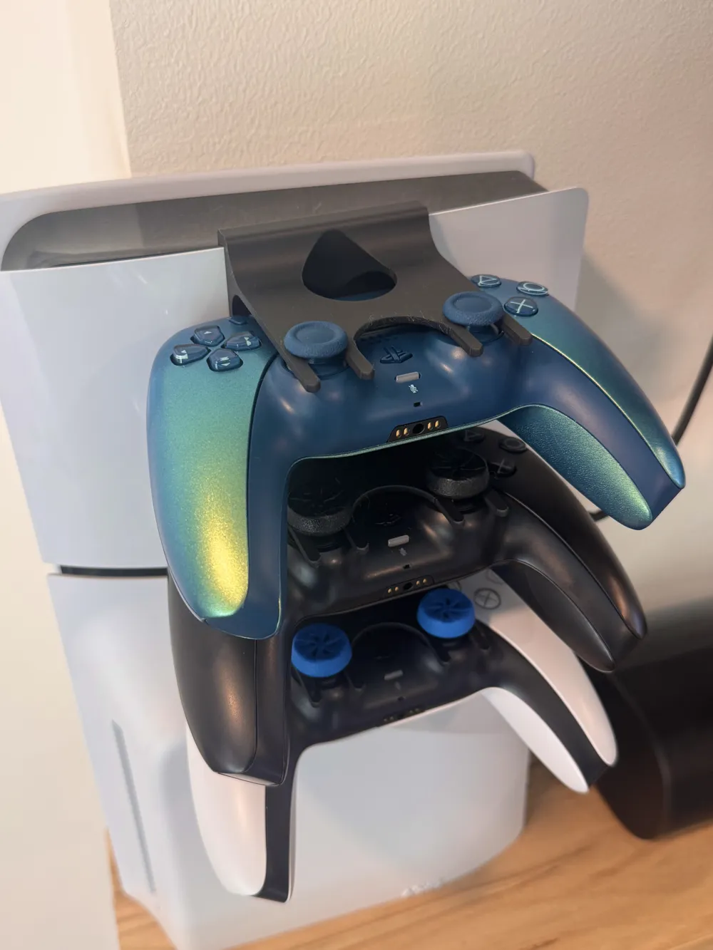 پایه نگهدارنده ۳ دسته PS5 مدل Mount Clip
